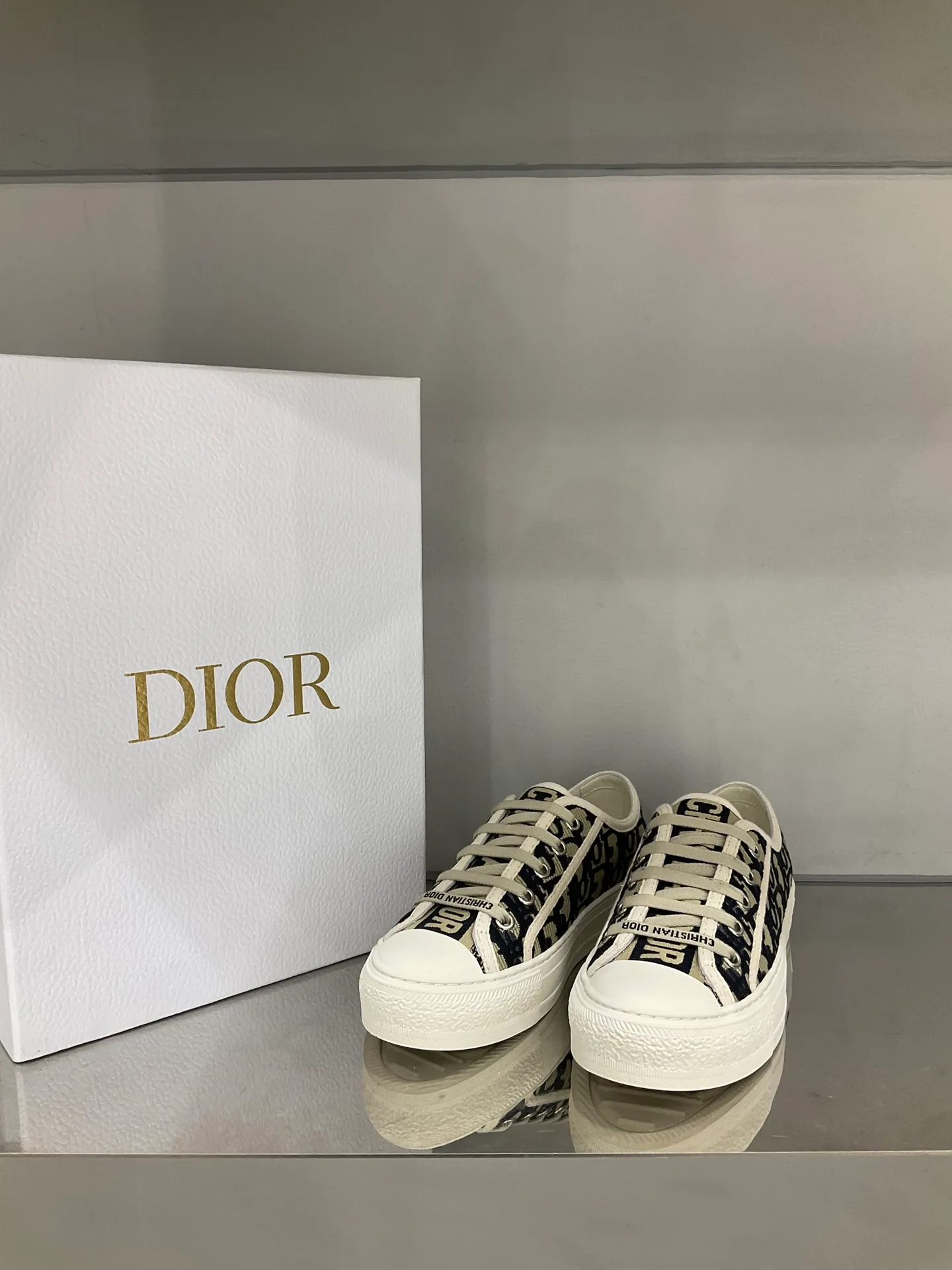 👟👟Ex-factory price 480👟👟 Dior embroidered canvas shoes, full range of colors on sale Size: 35-41